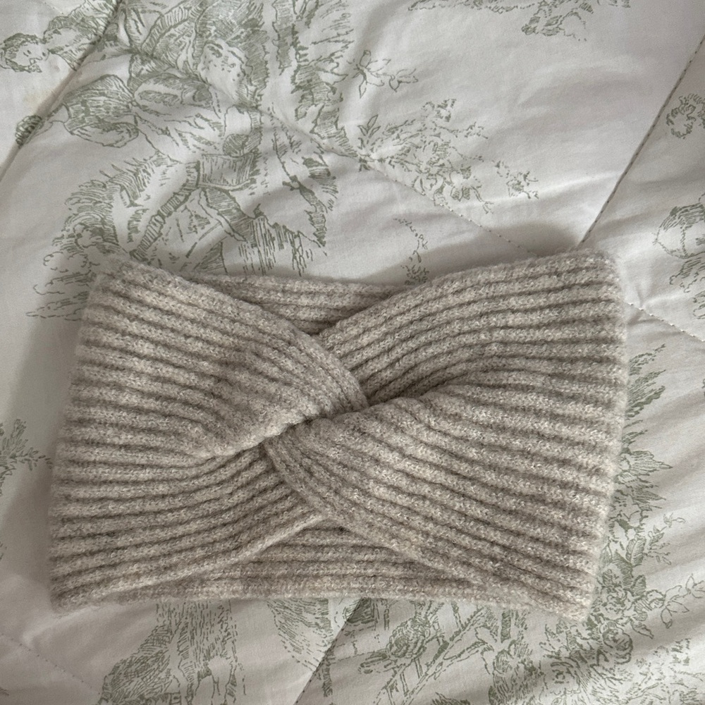 Target Ribbed Knit Headband in Gray